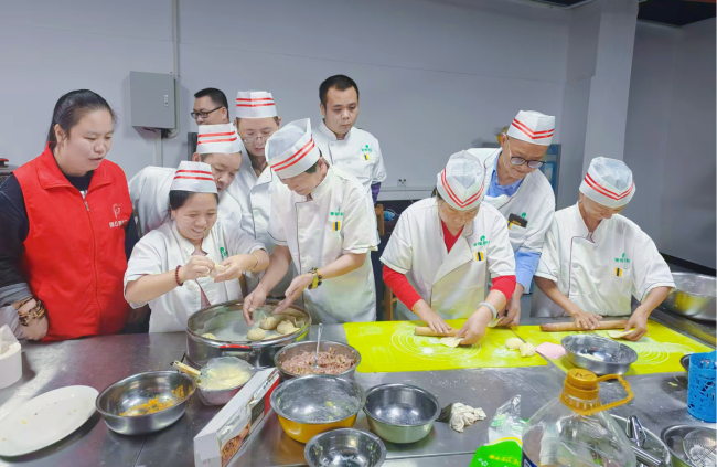 图为技能培训班现场